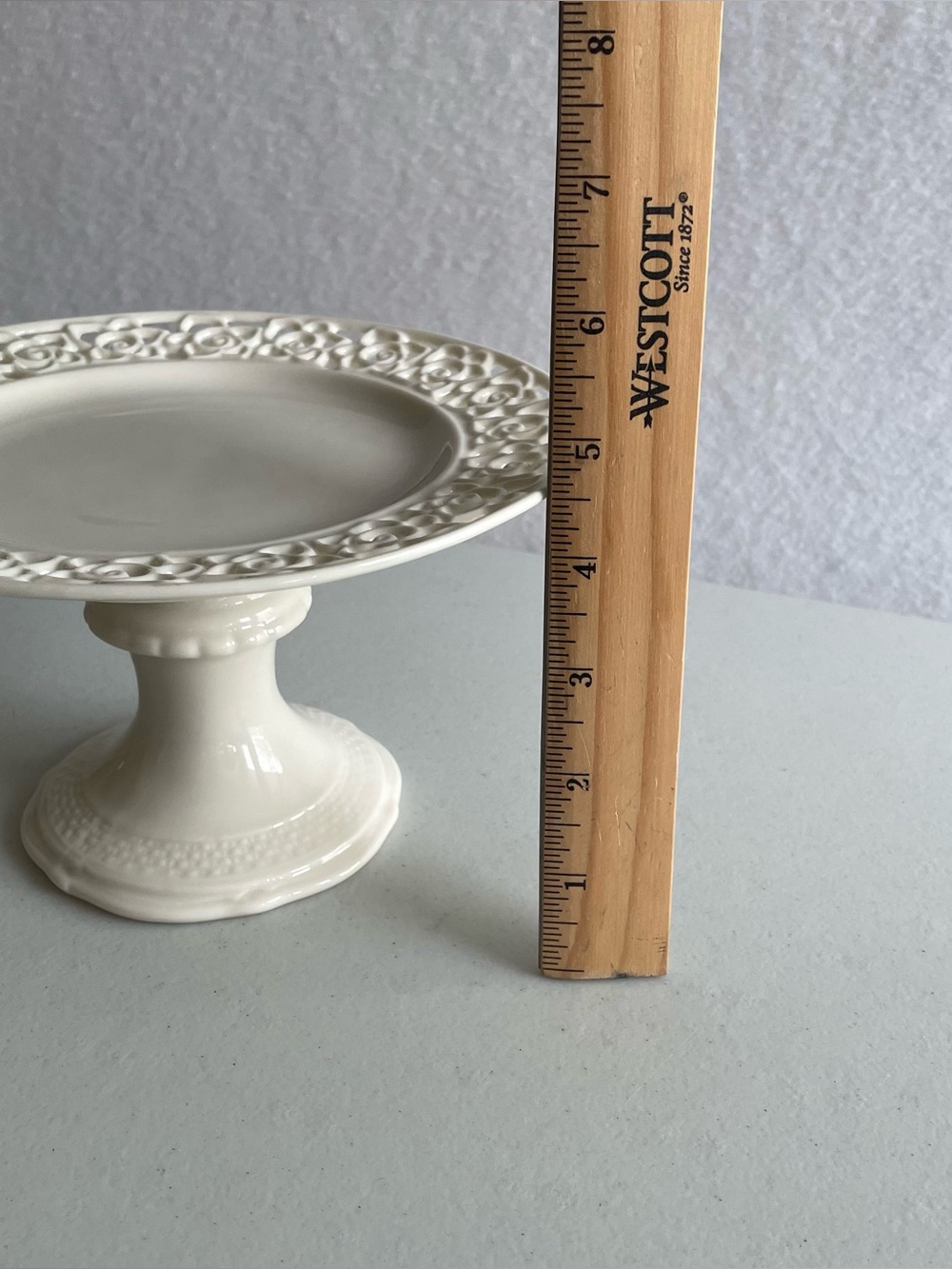 Godinger Cream Lace Pedestal Cake Pastry Stand with embossed pedestal - Picture 11 of 11